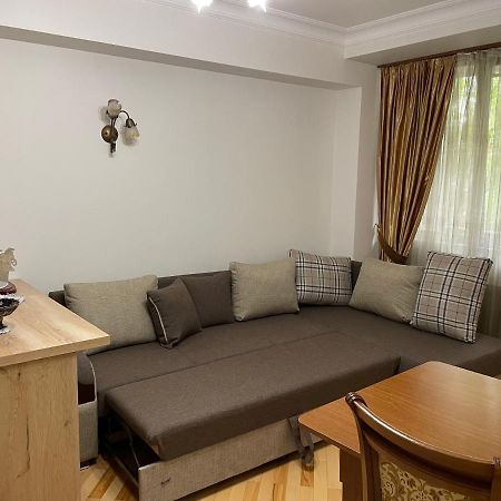 Apartment In City Center Yerevan Bagian luar foto