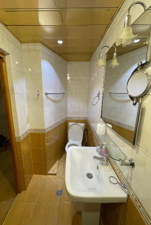 Apartment In City Center Yerevan Bagian luar foto